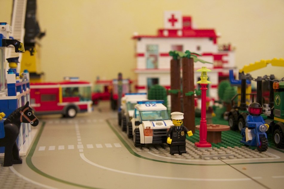 figures of Lego building blocks