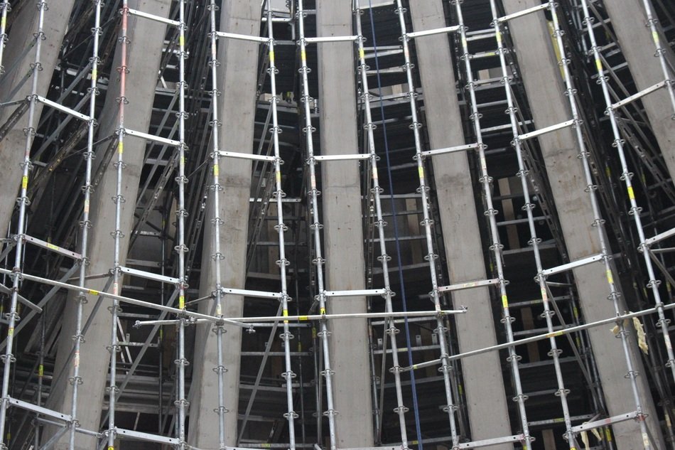 scalding around pillars