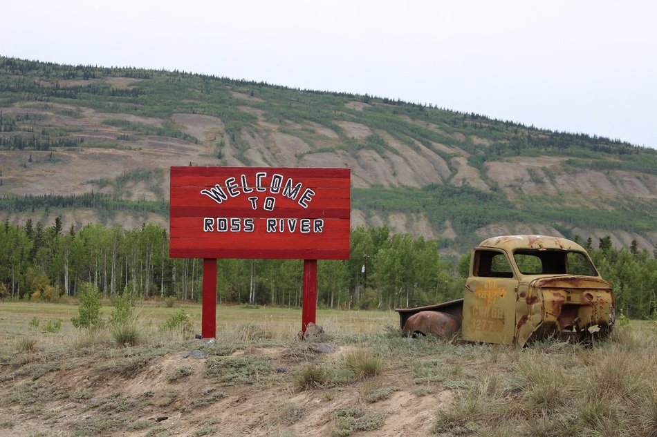 town sign welcom to ross river