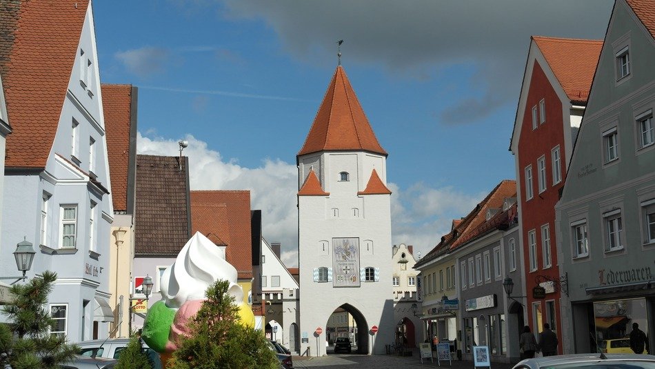 central street in Aichach