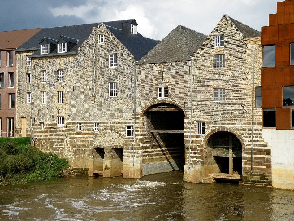 building on the river in the netherlands