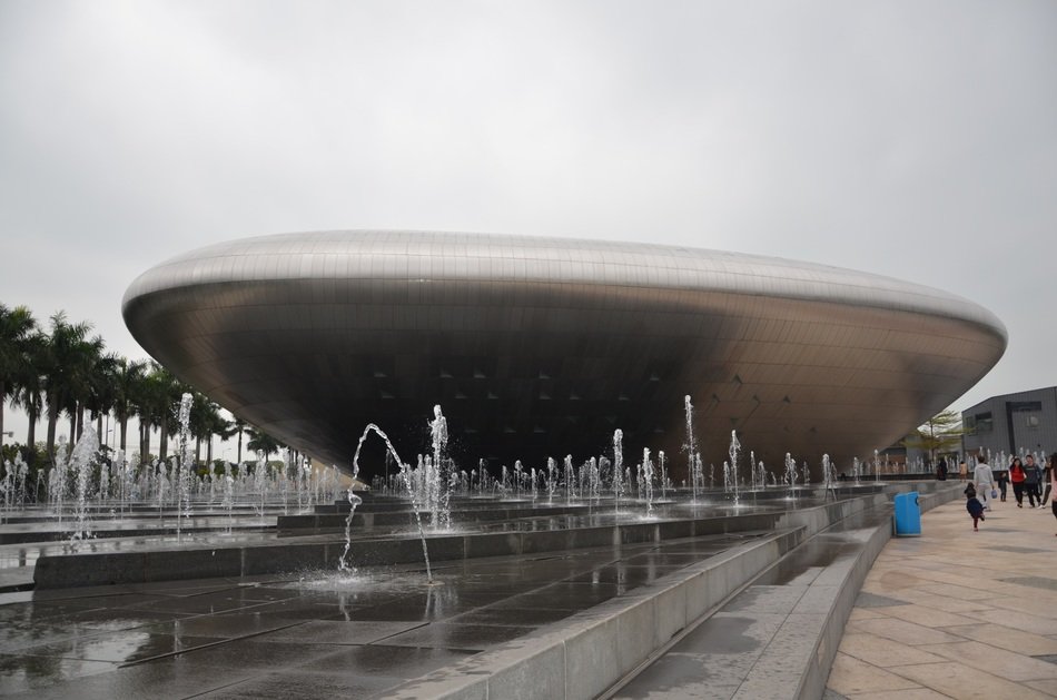 musical fountain near the building on the happy shore