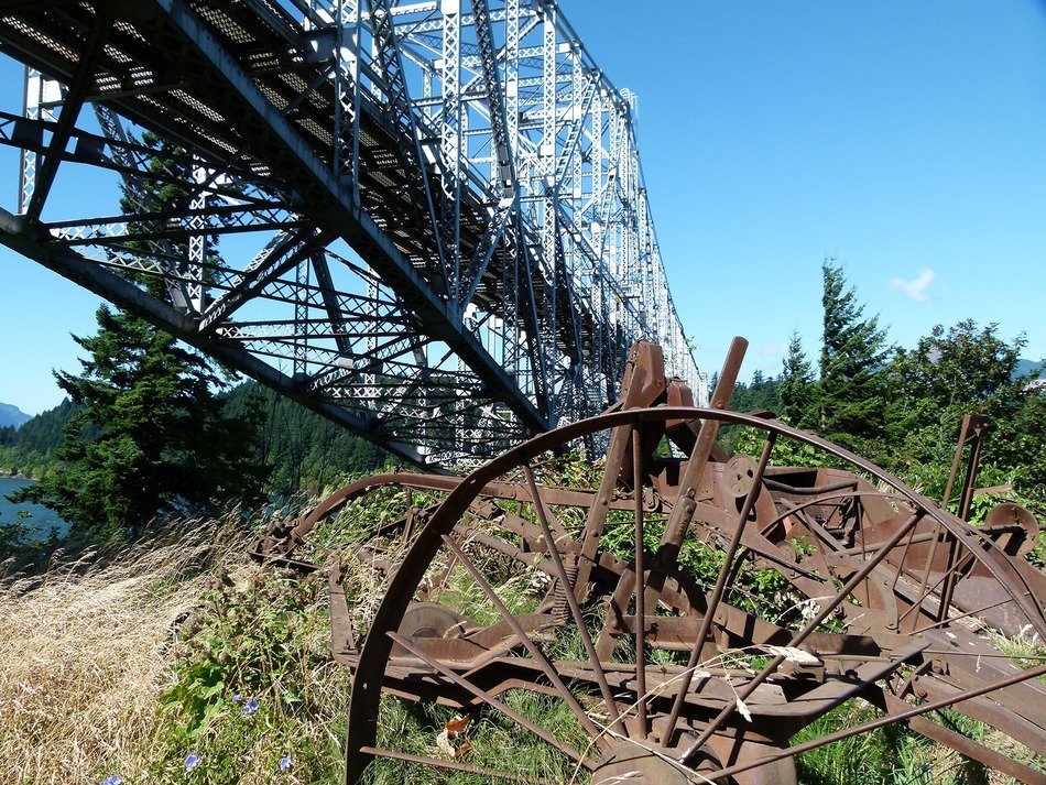 bridge of the god across the columbia river