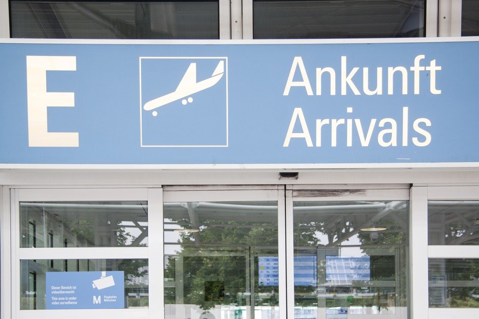 arrivals to international airport munich