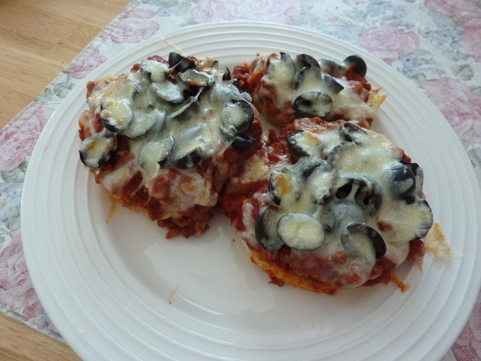 mini pizza cheese
