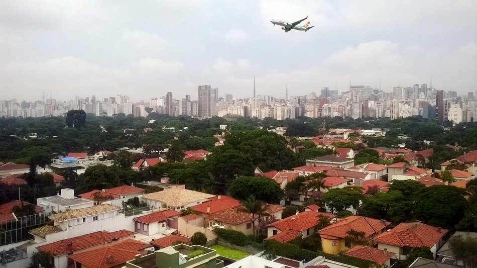 plane over sÃ£o Paulo, Brazil