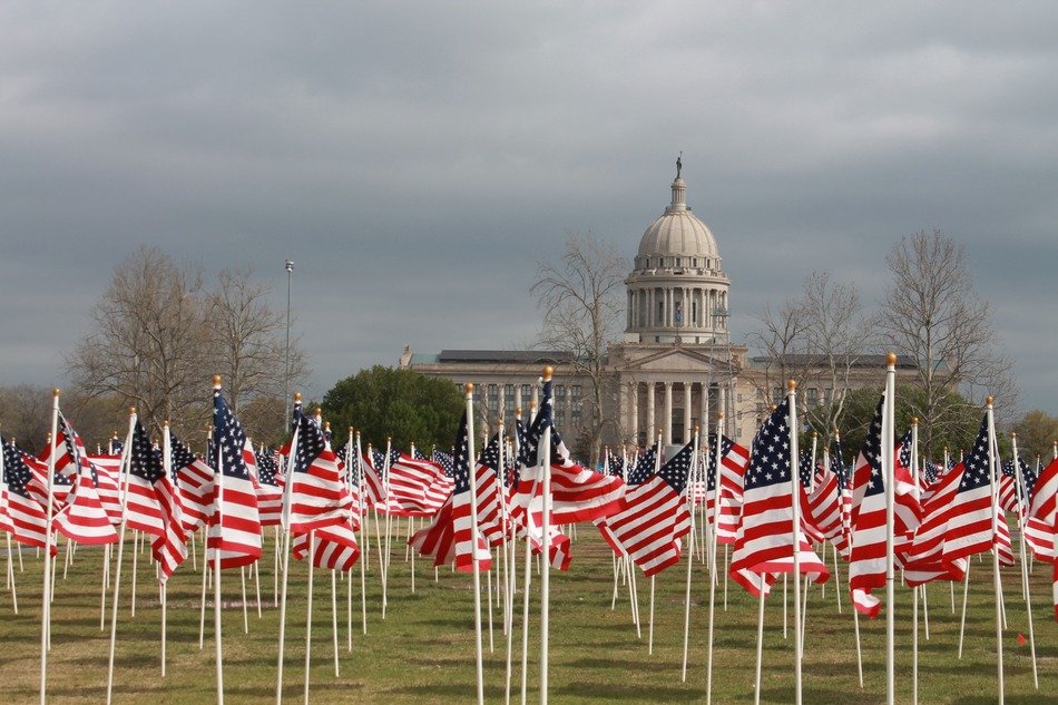 American flags in front of the white house free image download