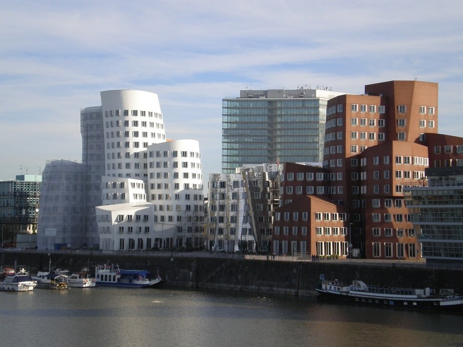 architecture building dÃ¼sseldorf