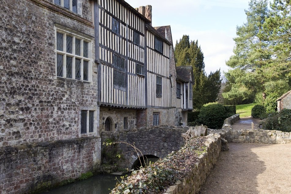 Medieval stone manor in Kent