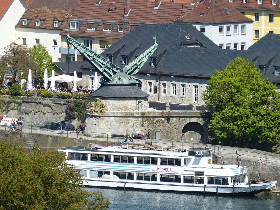 waterbus in Wuumlrzburg