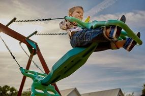 playground swinging