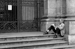 Photo of Italian man reading a newspaper