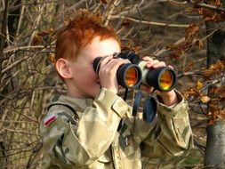 binoculars child