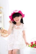 girls portrait in the white dress