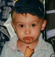 small boy with ice cream