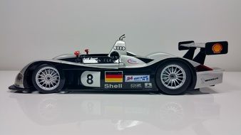 racing car model le mans 1999