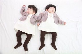 photo twin babies