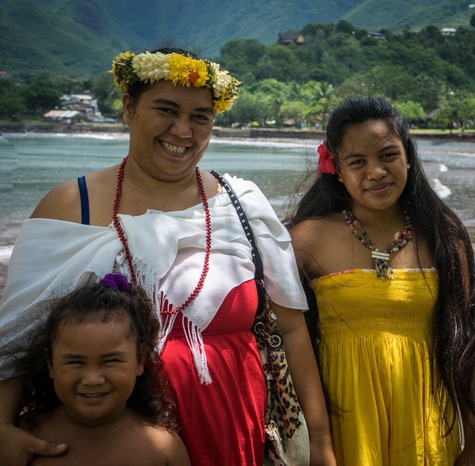 polynesian three girls on the sea shore