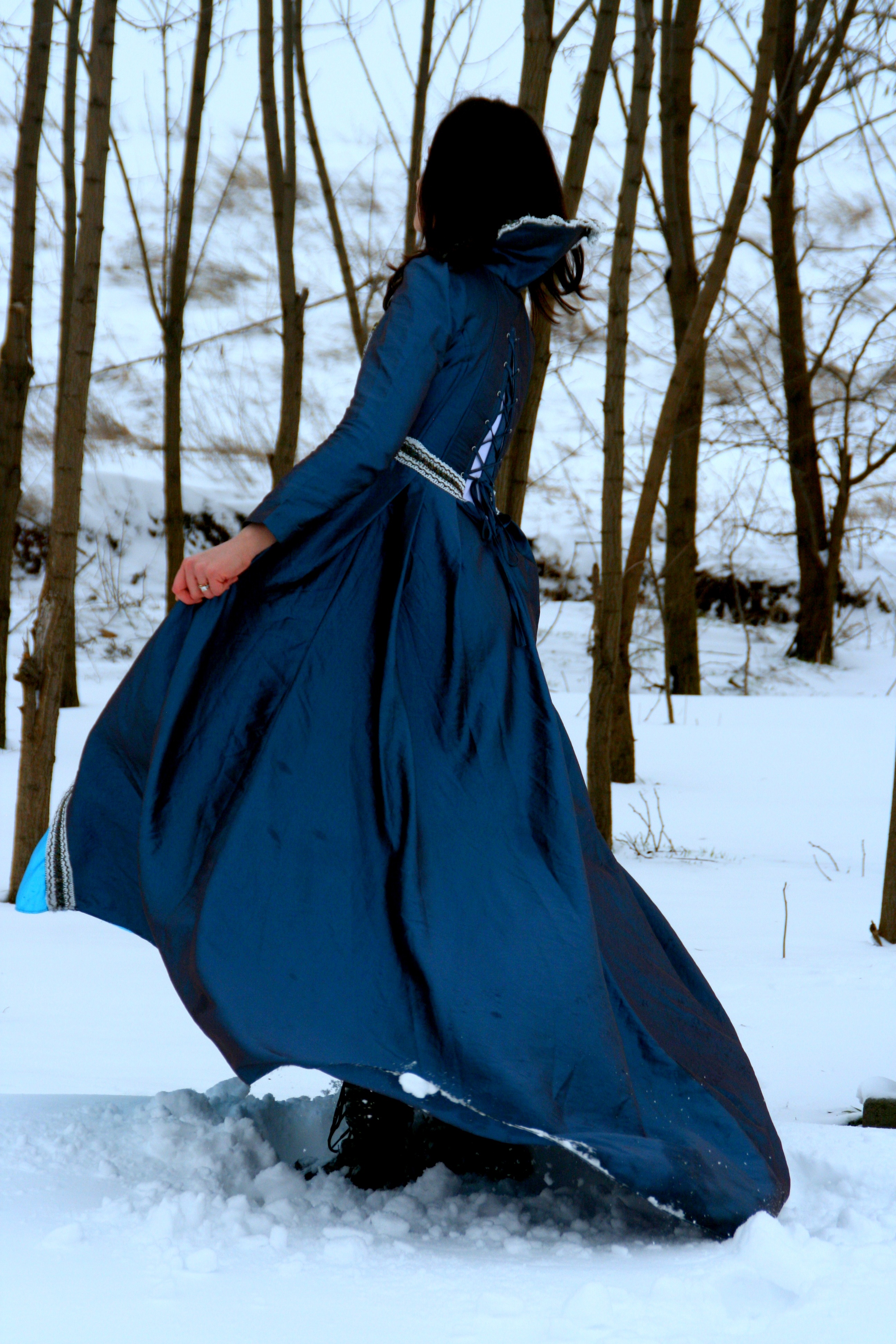 Синее зимнее платье