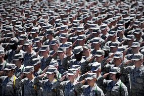 american soldiers saluting