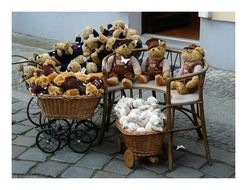 Teddy bears on the street
