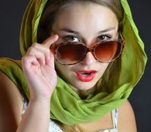 Woman with sunglasses