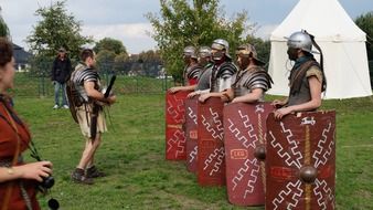 historical reconstruction of the Roman legionnaires