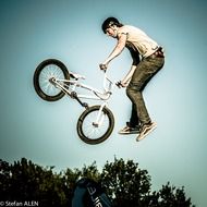 bike jump in sport