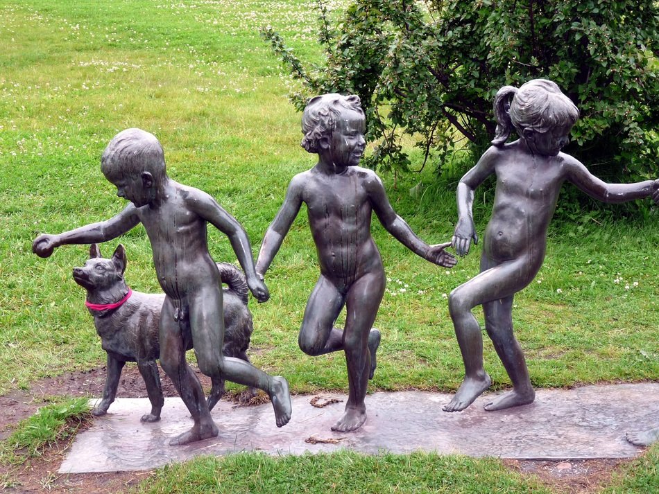 childrens art statue