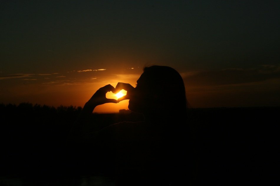the heart of the fingers at sunset