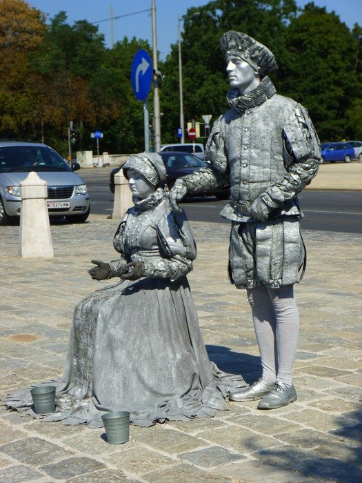 statue of a man in vienna