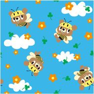 Bear that mimics bee