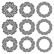 Nine circular decorative elements with stripes braiding N7