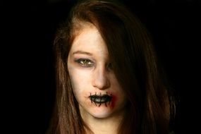make a girl ghost for Halloween