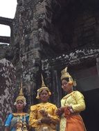 traditional female dancers at temple, cambodia, Siem Reap, angkor wat