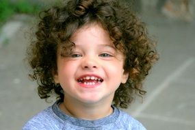 insanely beautiful child curly hair