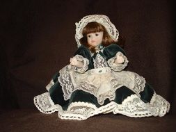 doll former toy