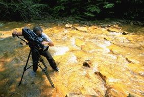 videographer removes the element