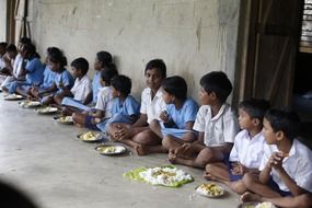 indian children eating