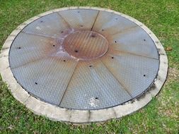 round mettalic hatch cover