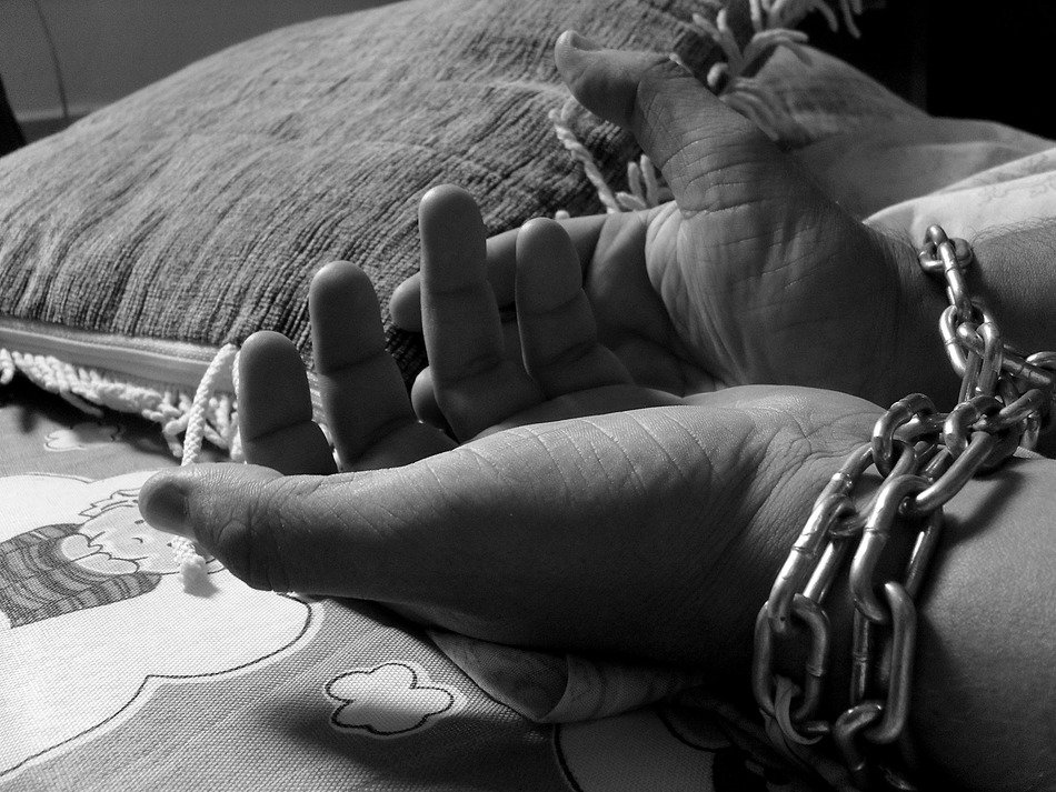hands in chains