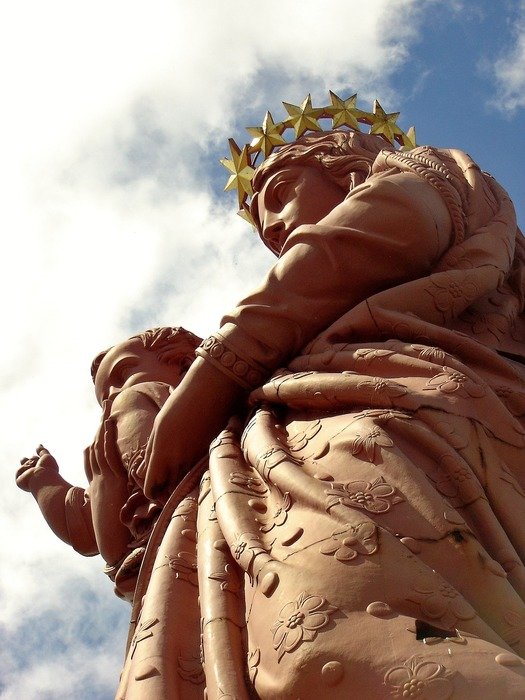 statue of the Virgin with a child
