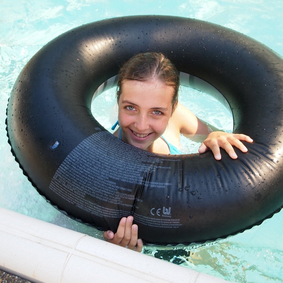 Swimming with the swimming band