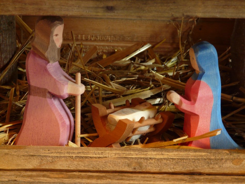 maria and jesus wooden figure