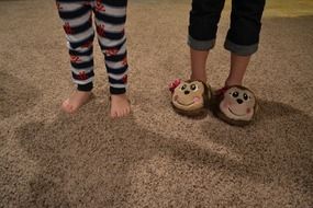 feet toes slippers kids children