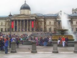 square trafalgar fountain