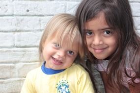 children blonde and brunette