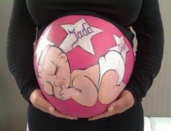 belly painting on pregnant woman