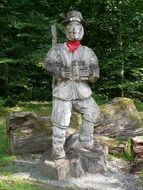 hunter waldmann statue