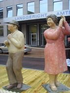 lechner sculpture couple